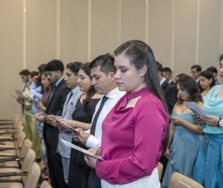 Imposición de mandiles a los estudiantes de Medicina