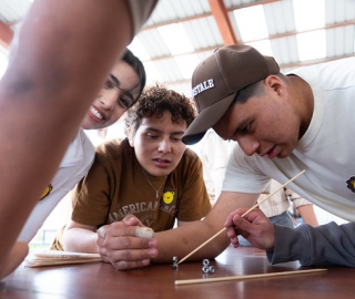 Desfile de Promociones y Ginkana – 25 Años de Medicina UTPL