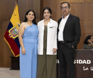 Imposición de Insignias – Carrera de Medicina