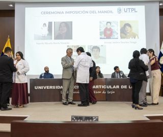 Ceremonia de imposición de mandiles a los estudiantes de 7mo ciclo de la carrera de Psicología Clínica