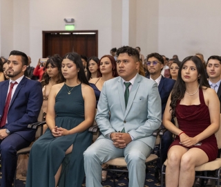 Imposición de mandiles a estudiantes de Fisioterapia