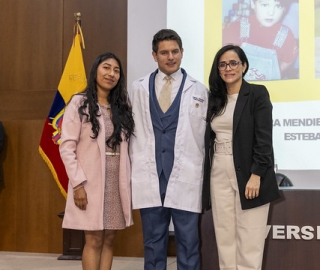 Imposición de mandiles a estudiantes de Fisioterapia
