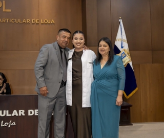 Imposición de Insignias – Carrera de Medicina