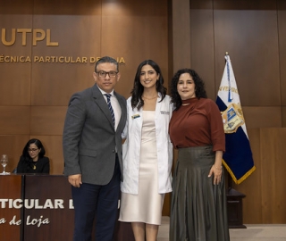 Imposición de Insignias – Carrera de Medicina