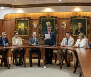 Posesión de autoridades académicas y ejecutivas