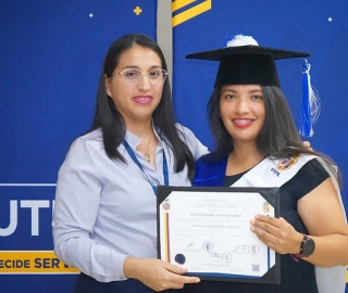 Nuevos profesionales de Galápagos recibieron su título Nuevos profesionales de Galápagos recibieron su título
