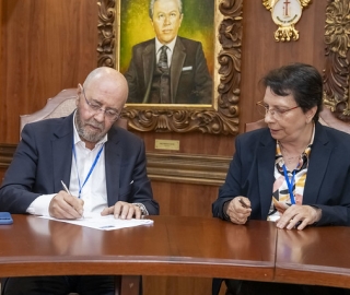 La Universidad Técnica Particular de Loja (UTPL) y la y la Universidad del Caribe (Unicaribe) firmaron un convenio marco para fortalecer la cooperación académica e intercultural La Universidad Técnica Particular de Loja (UTPL) y la y la Universidad del Caribe (Unicaribe) firmaron un convenio marco para fortalecer la cooperación académica e intercultural