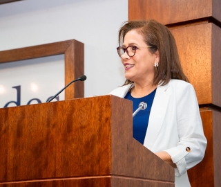 Homenaje al personal de nuestros centros universitarios por sus años de servicio.