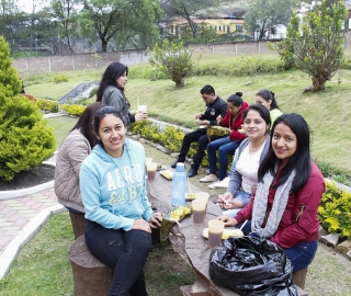 Convivencia con estudiantes de Contabilidad y Auditoría Convivencia con estudiantes de Contabilidad y Auditoría