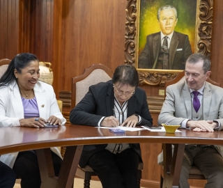 Posesión de nuevas autoridades académicas Posesión de nuevas autoridades académicas