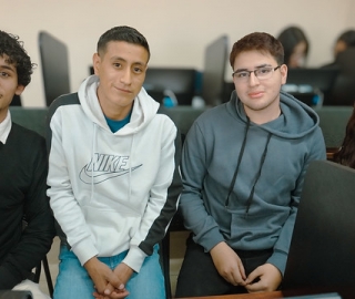 Aprendizaje colaborativo con apoyo de la IA para potenciar la enseñanza de contenidos en Inglés