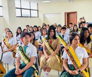 Entrega de Becas UTPL a estudiantes Abanderados | Quevedo