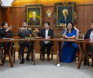 Firma de convenios específicos de cooperación interinstitucional entre la UTPL, la Federación Nacional de Corredores de Bienes Raíces y la Unidad Educativa Fiscomisional de Fuerzas Armadas “Colegio Militar n.º 5 Tcrn. Lauro Guerrero”. Firma de convenios específicos de cooperación interinstitucional entre la UTPL, la Federación Nacional de Corredores de Bienes Raíces y la Unidad Educativa Fiscomisional de Fuerzas Armadas “Colegio Militar n.º 5 Tcrn. Lauro Guerrero”.