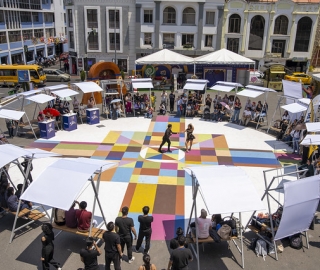 La UTPL participa en el Festival Internacional de Artes Vivas Loja con sus talentosos grupos de arte en la Plaza de la Cultura