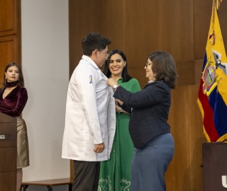 Imposición de mandiles a internos rotativos de la carrera de Nutrición y Dietética – Cohorte mayo 2025 / abril 2026