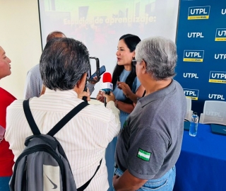 Entrega de Becas UTPL a estudiantes Abanderados | Quevedo