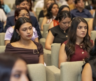 Imposición de mandiles | Carrera de Bioquímica y Farmacia