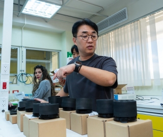 KOICA entrega equipos a la UTPL para fortalecer la investigación en biodiversidad