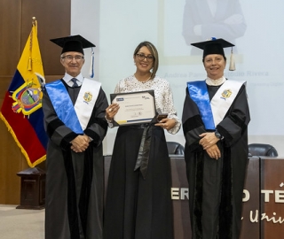 Homenaje a mejores estudiantes UTPL 2025 Homenaje a mejores estudiantes UTPL 2025