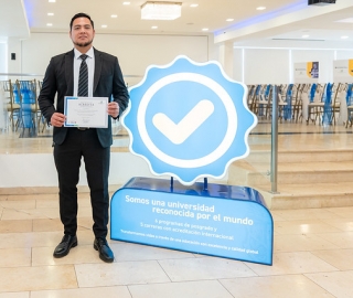 Entrega simbólica de acreditaciones internacionales otorgadas por la Agencia Acreditadora de Chile A&C.