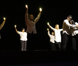 Carrera de Comunicación presentó la obra de teatro "Espejos" Carrera de Comunicación presentó la obra de teatro "Espejos"