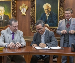 Posesión de nuevas autoridades académicas Posesión de nuevas autoridades académicas