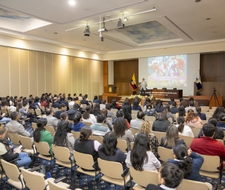 Charla magistral: Familia, la perfección no existe, pero el amor sí