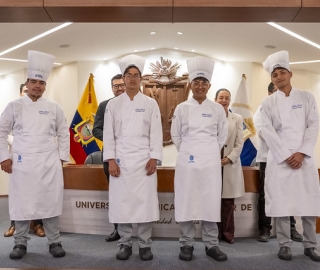 Investidura de estudiantes de primer ciclo de la carrera de Gastronomía UTPL