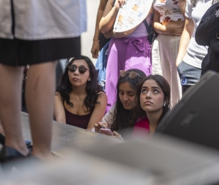 La UTPL participa en el Festival Internacional de Artes Vivas Loja con sus talentosos grupos de arte en la Plaza de la Cultura