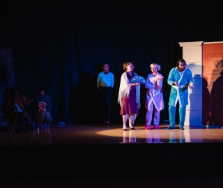 Obra de Teatro Los unos vs los otros Obra de Teatro Los unos vs los otros