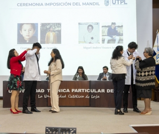 Ceremonia de imposición de mandiles a los estudiantes de 7mo ciclo de la carrera de Psicología Clínica