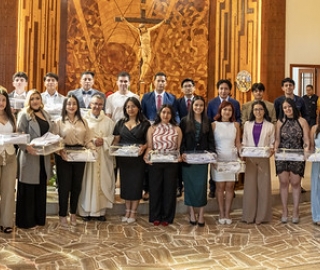 Imposición de mandiles | Carrera de Bioquímica y Farmacia