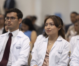 Imposición de Insignias – Carrera de Medicina