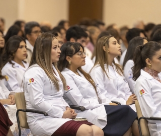 Imposición de mandiles a internos rotativos de la carrera de Nutrición y Dietética – Cohorte mayo 2025 / abril 2026