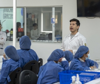 Talleres Académicos de Bioquímica y Farmacia y Geología