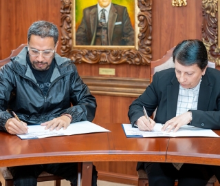 UTPL y Bienal de Cuenca firman convenio para impulsar el Congreso de las Nuevas Pedagogías del Arte Contemporáneo UTPL y Bienal de Cuenca firman convenio para impulsar el Congreso de las Nuevas Pedagogías del Arte Contemporáneo