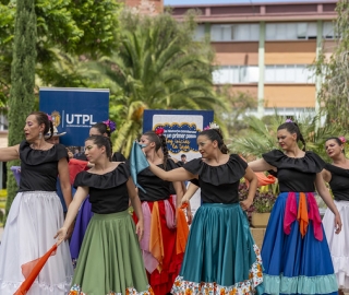UTPL, escenario del arte y la diversidad cultural en el Festival Folclóricos Internacionales (FESFIN) 2025 UTPL, escenario del arte y la diversidad cultural en el Festival Folclóricos Internacionales (FESFIN) 2025