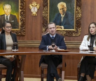 Posesión de nuevas autoridades institucional y académica