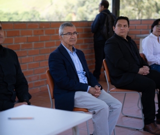 MAGAP entrega embriones bovinos y paquetes tecnológicos a UTPL