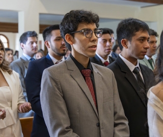 Imposición de mandiles a estudiantes de Fisioterapia