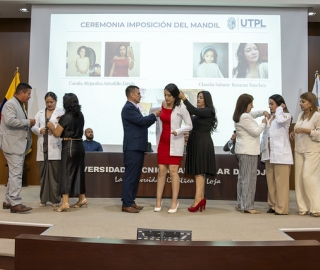 Ceremonia de imposición de mandiles a los estudiantes de 7mo ciclo de la carrera de Psicología Clínica