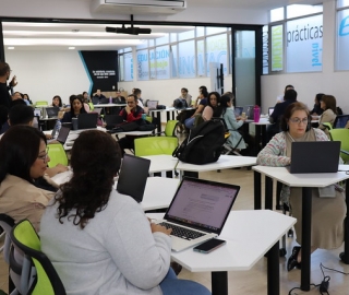Curso de formación docente "Diseño y aplicación del Aprendizaje Basado en Proyectos en la docencia universitaria" Curso de formación docente "Diseño y aplicación del Aprendizaje Basado en Proyectos en la docencia universitaria"