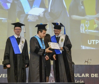 Acto Solemne de Inauguración del Año Académico 2019 - 2020 e Incorporación de nuevos doctores al Claustro UTPL Acto Solemne de Inauguración del Año Académico 2019 - 2020 e Incorporación de nuevos doctores al Claustro UTPL