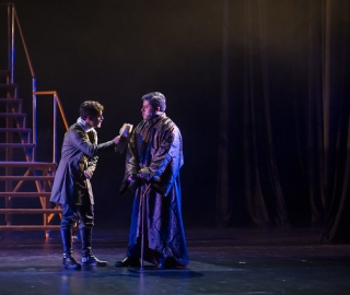La Compañía de Teatro UTPL conmemoró sus 20 años de trayectoria artística con el estreno de la obra Otelo