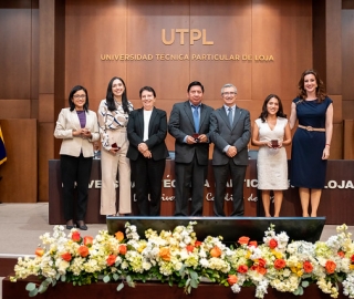 Homenaje al personal UTPL por sus años de servicio Homenaje al personal UTPL por sus años de servicio