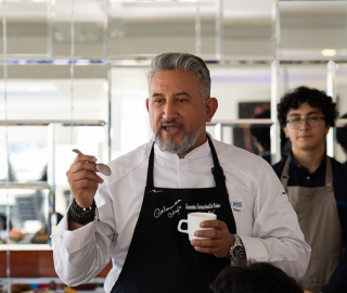 Aldea Global Gastronómica: Innovación en Equipos e Instalaciones de Restauración con el Mgtr. Fabián de Jesús Castañeda Orozco, de la Universidad ECCI – Colombia