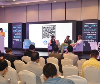 UTPL presente en el I Summit de Cooperativas de Ahorro y Crédito en Guayaquil UTPL presente en el I Summit de Cooperativas de Ahorro y Crédito en Guayaquil
