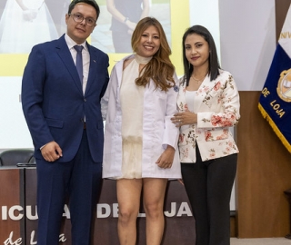 Imposición de mandiles a estudiantes de Fisioterapia