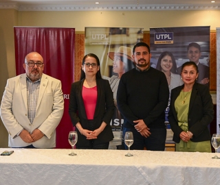 Rueda de prensa socialización de resultados del perfil turista a la ciudad de Loja en 2025.