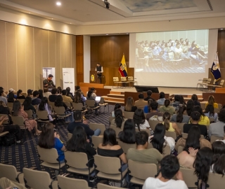 Presentación de la revista Clave